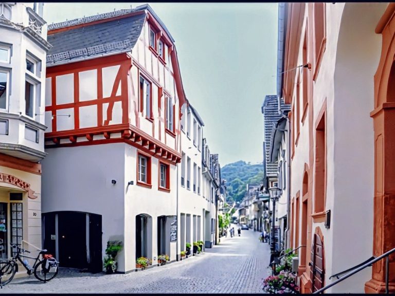 Historisches Fachwerkhaus von 1577 – Bacchus Holiday Homes in der Altstadt von Bacharach im UNESCO-Welterbe Mittelrheintal